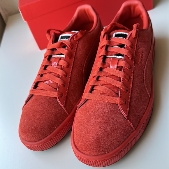 MAC x Puma Suede Classic Two Fiery Red Size 10 Lady Danger Orange Sneaker low - Picture 1 of 9